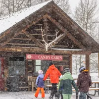 The Aprés Experience at This Ritz-Carlton Bachelor Gulch Balances Sporty With Luxury