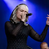 Metric announce 2026 UK, European and Canadian tour with Broken Social Scene and Stars