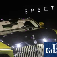 Rolls-Royce scraps goal to go all-electric by 2030